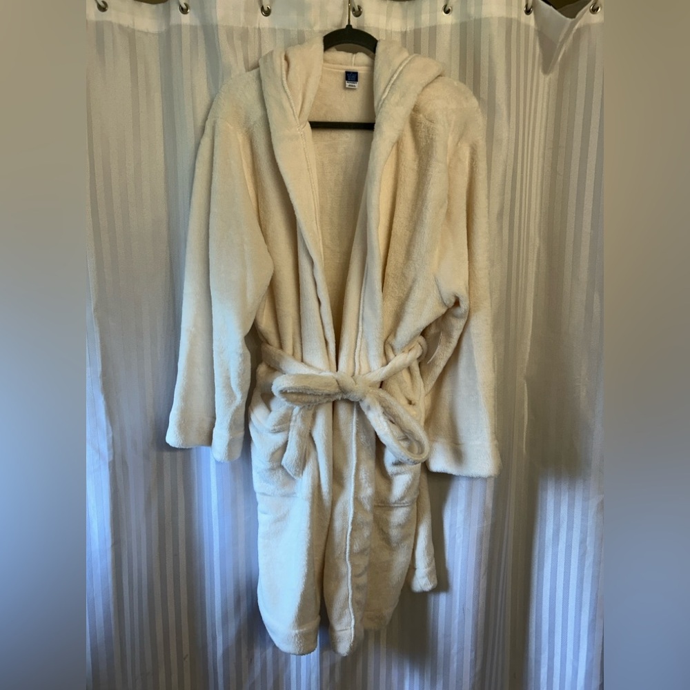 Old Navy Fluffy Robe - NWT